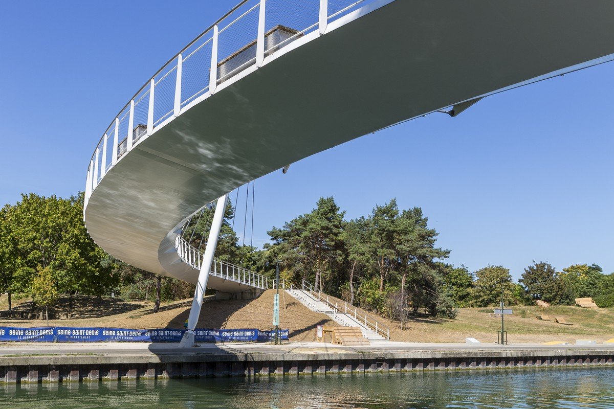 ogic-bobigny-south-canal-l-ourcq-pont