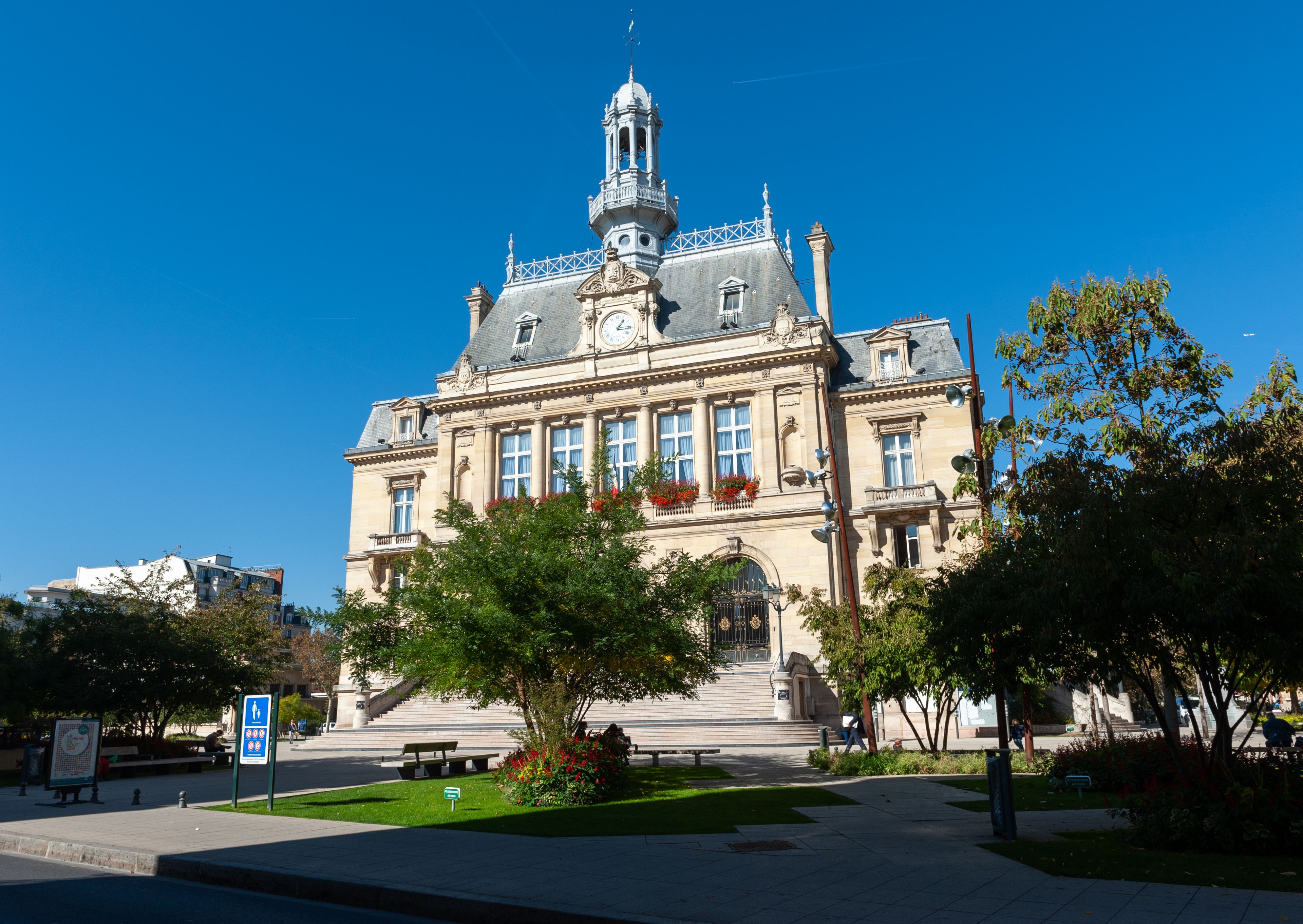 asnieres-sur-seine-high-17-mairie